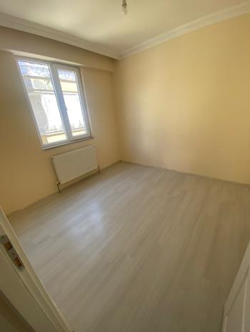 GÜVENAY - SSK GÖĞÜS HAST. KARŞISI ARA KAT 3+1 KİRALIK DAİRE