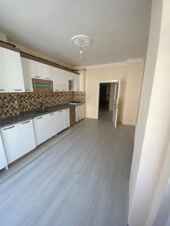 GÜVENAY - SSK GÖĞÜS HAST. KARŞISI ARA KAT 3+1 KİRALIK DAİRE