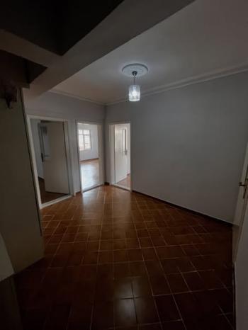 SEVİLLER MAH. ÜST CADDEDE KİRALIK 2+1 DAİRE