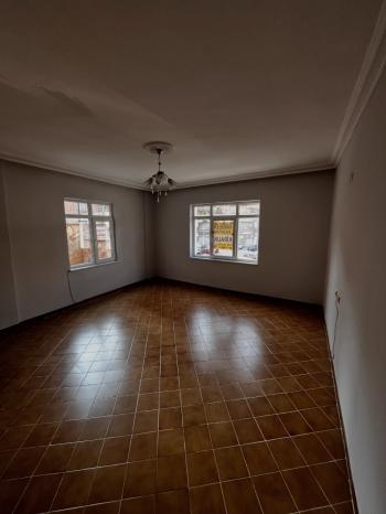 SEVİLLER MAH. ÜST CADDEDE KİRALIK 2+1 DAİRE