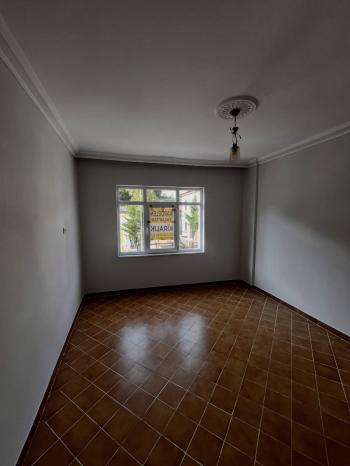 SEVİLLER MAH. ÜST CADDEDE KİRALIK 2+1 DAİRE