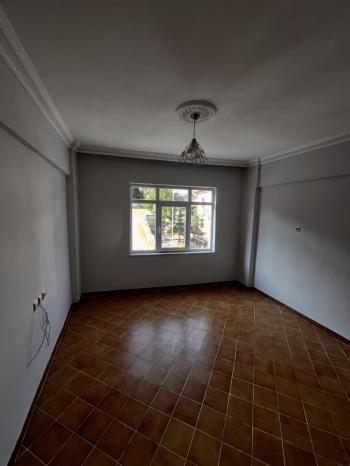 SEVİLLER MAH. ÜST CADDEDE KİRALIK 2+1 DAİRE