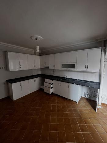 SEVİLLER MAH. ÜST CADDEDE KİRALIK 2+1 DAİRE