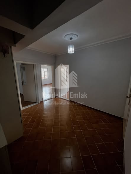 SEVİLLER MAH. ÜST CADDEDE KİRALIK 2+1 DAİRE