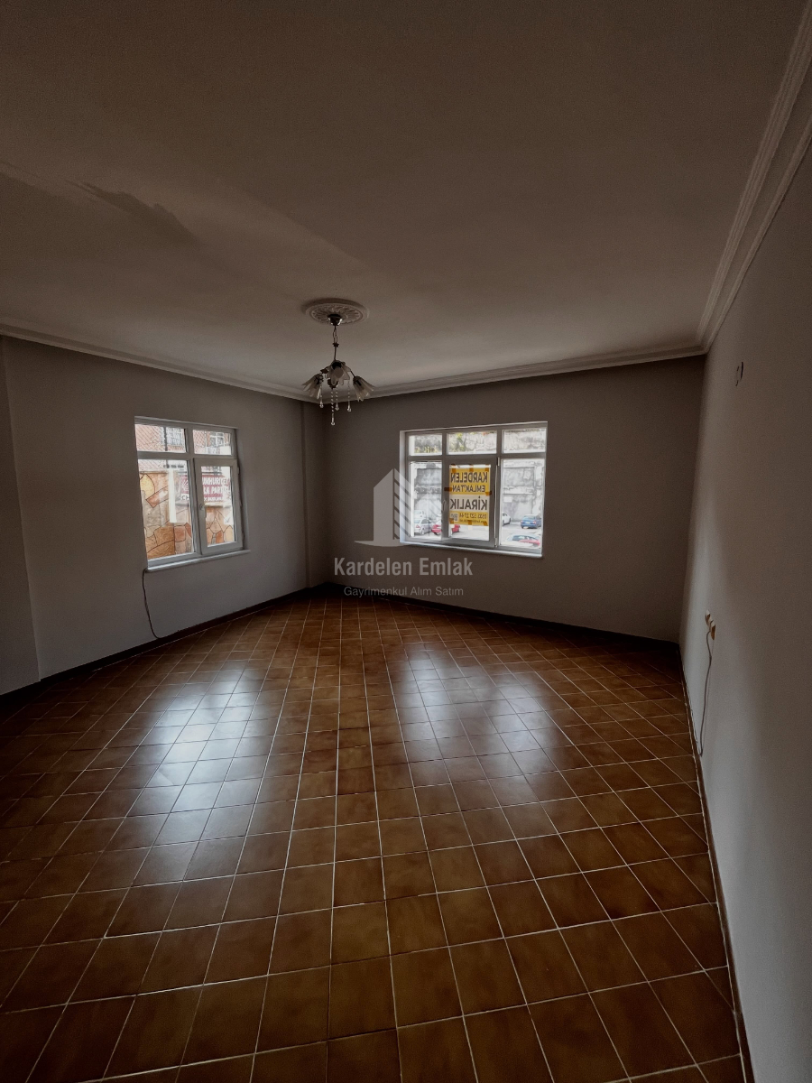 SEVİLLER MAH. ÜST CADDEDE KİRALIK 2+1 DAİRE
