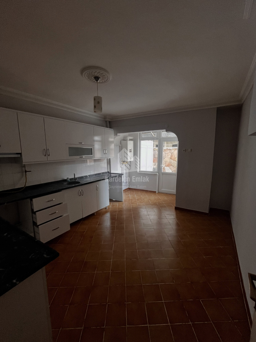 SEVİLLER MAH. ÜST CADDEDE KİRALIK 2+1 DAİRE