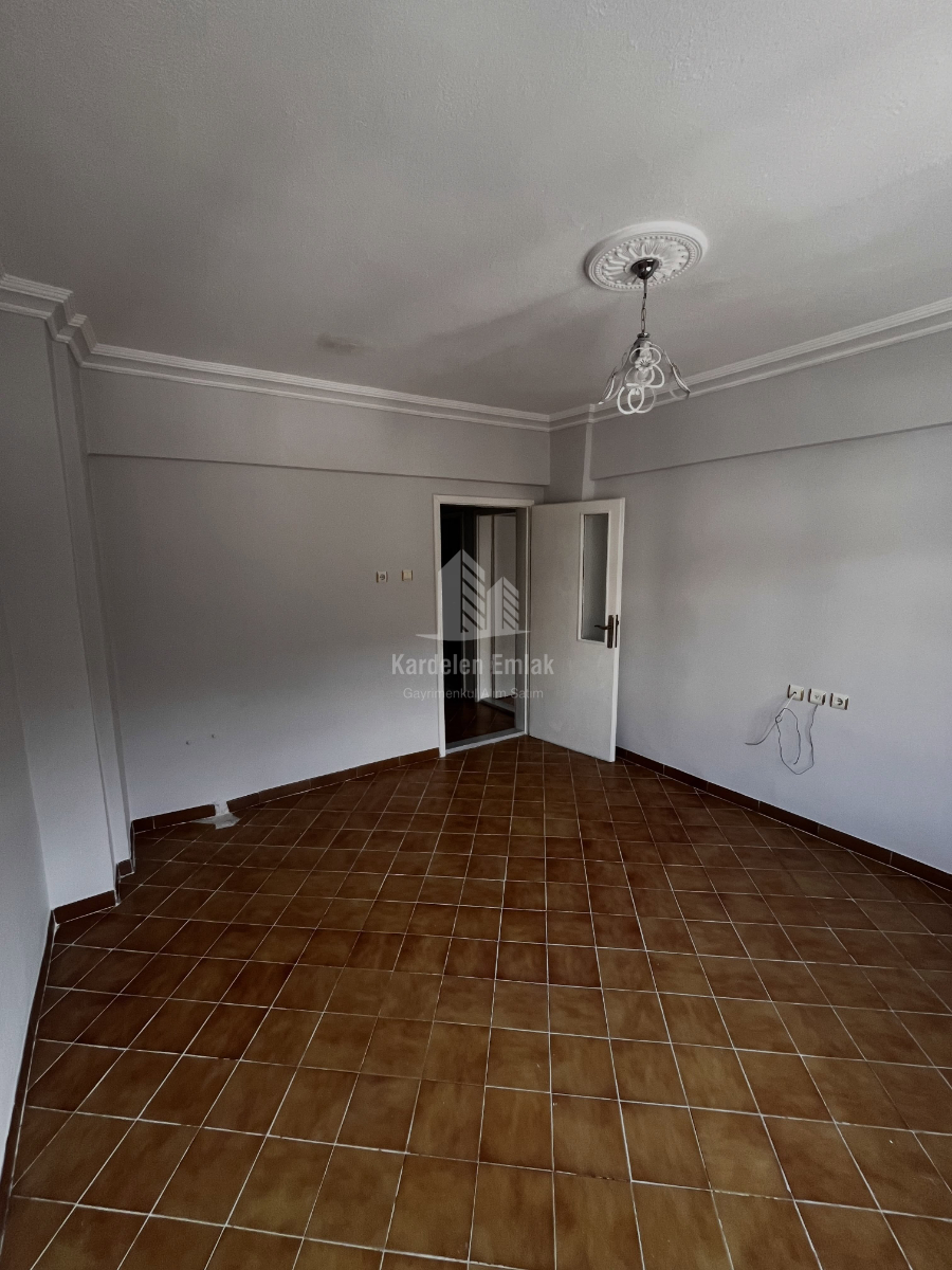 SEVİLLER MAH. ÜST CADDEDE KİRALIK 2+1 DAİRE