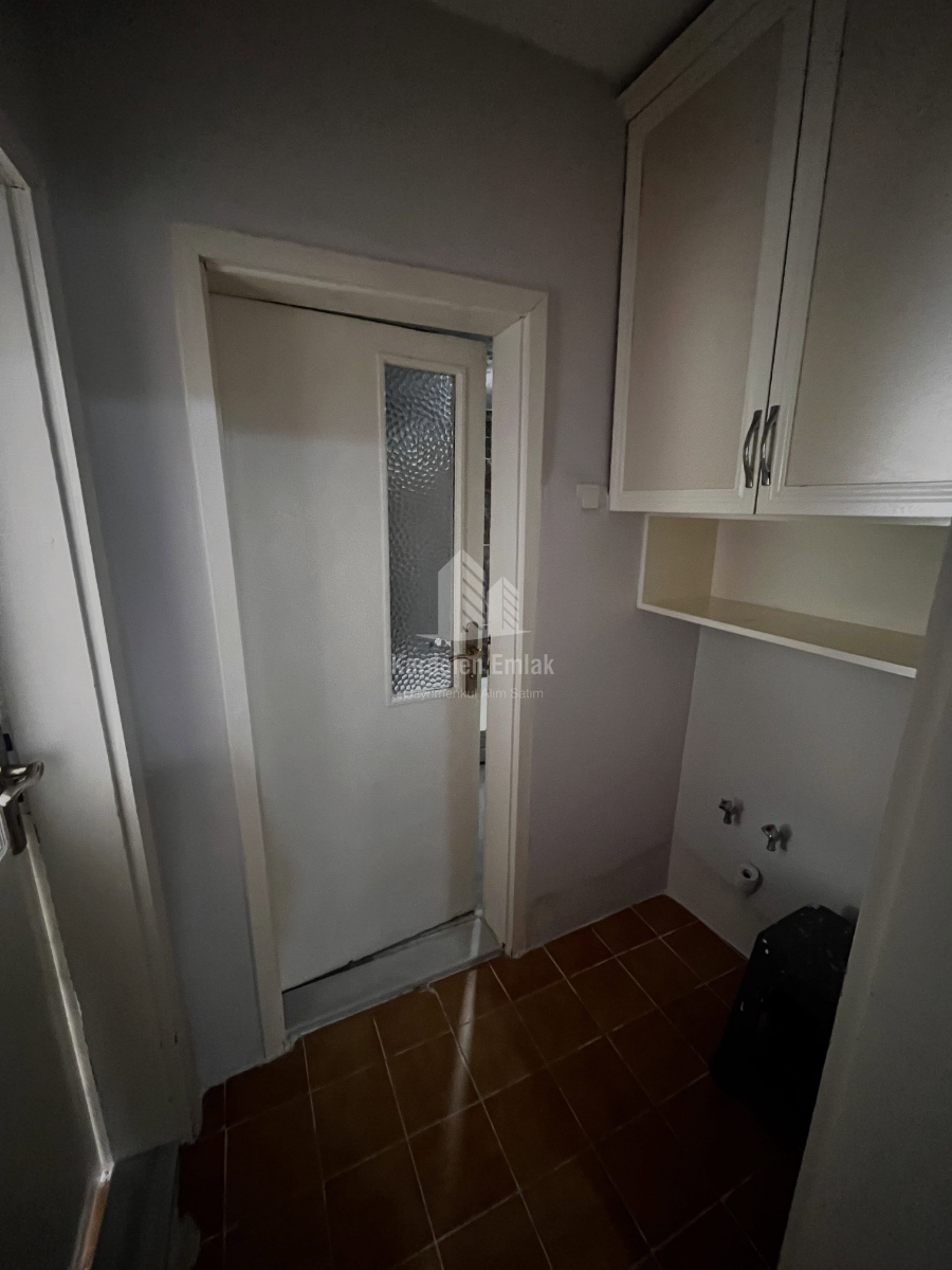 SEVİLLER MAH. ÜST CADDEDE KİRALIK 2+1 DAİRE