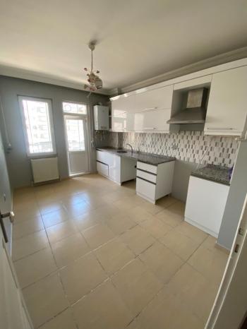 GÜVENAY - ÇORUM OSMANCIK YOLU UHUD CAMİ YANI SATILIK DAİRE