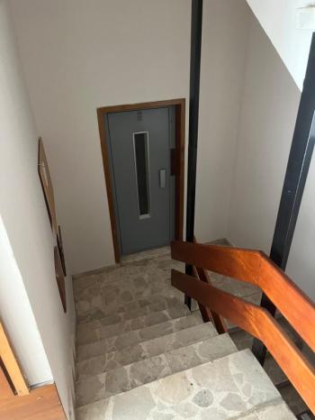 K.ÇİFTLİK DEREBOYU CADDESİNDE EŞYASIZ KİRALIK DAİRE 