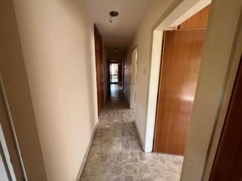 K.ÇİFTLİK DEREBOYU CADDESİNDE EŞYASIZ KİRALIK DAİRE 