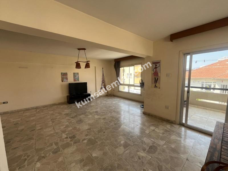 K.ÇİFTLİK DEREBOYU CADDESİNDE EŞYASIZ KİRALIK DAİRE 