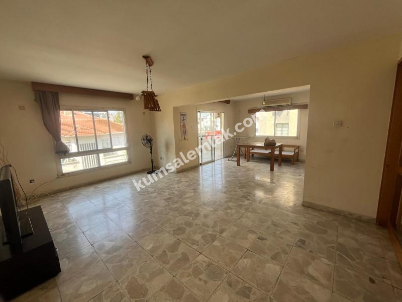 K.ÇİFTLİK DEREBOYU CADDESİNDE EŞYASIZ KİRALIK DAİRE 