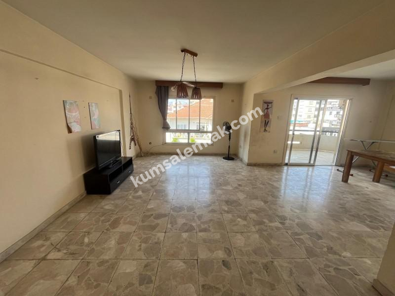K.ÇİFTLİK DEREBOYU CADDESİNDE EŞYASIZ KİRALIK DAİRE 