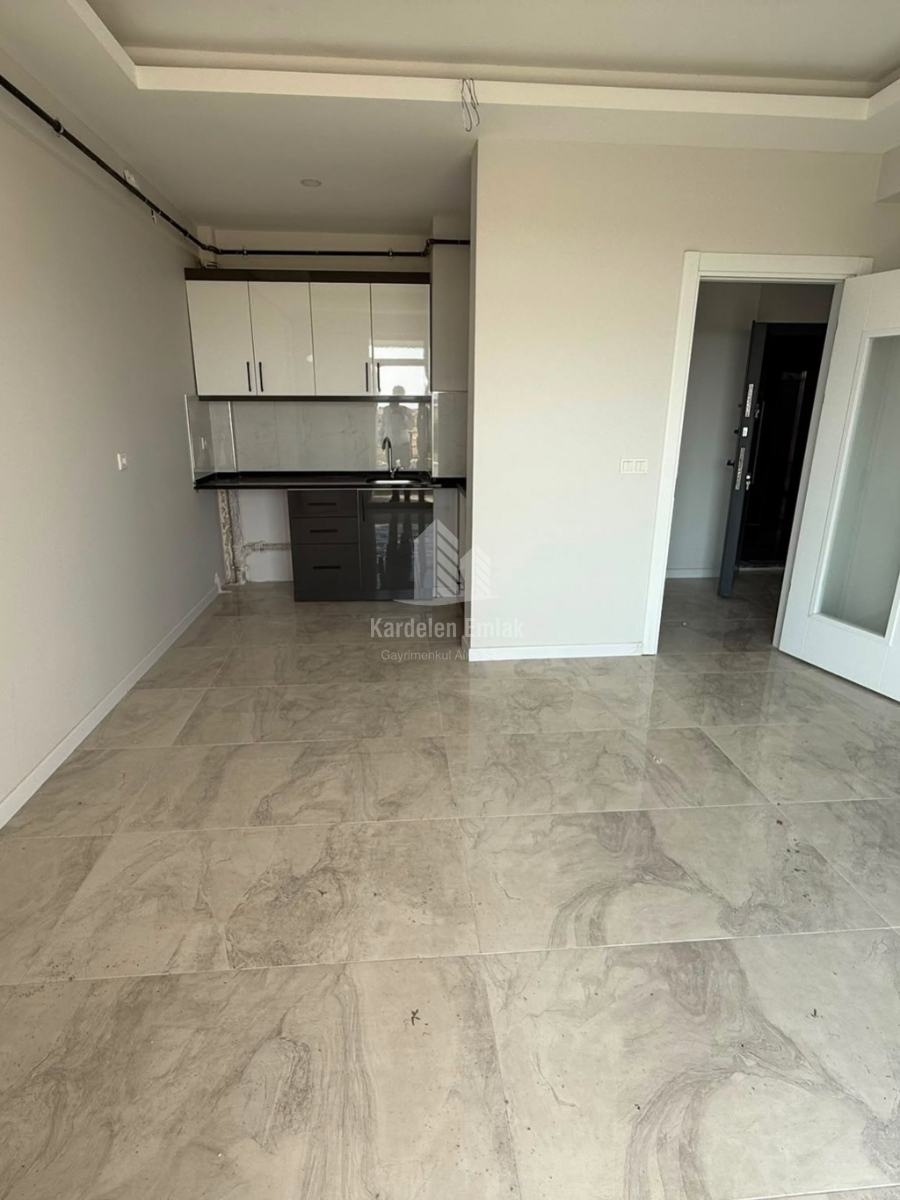 ÜNİVERSİTE BÖLGESİNDE SATILIK 1+1 DAİRE