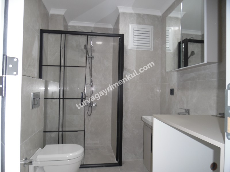 DEVLET HASTANESİ VE ADLİYE YAKININDA KİRALIK 1+1 DAİRE 