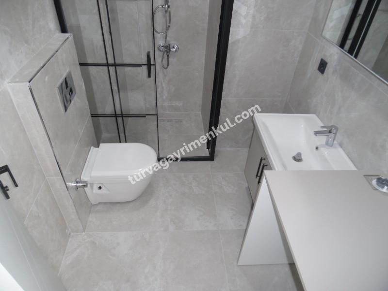 DEVLET HASTANESİ VE ADLİYE YAKININDA KİRALIK 1+1 DAİRE 