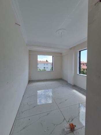 AFYON ÜÇOK EMLAK VEYSEL KARANİ MAH 2+1 108M² SIFIR KÖŞE KONUMLU ANKASTRELİ  SATILIK DAİRE 
