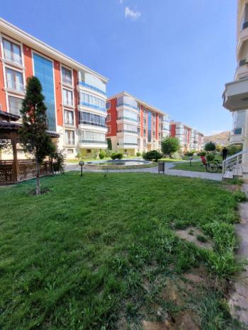 * AFYON ÜÇOK EMLAKTAN UYDUKENT SELÇUKLU MAH 3+1 140M² ASANSÖRLÜ SATILIK DAİRE *