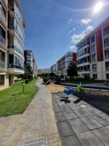 * AFYON ÜÇOK EMLAKTAN UYDUKENT SELÇUKLU MAH 3+1 140M² ASANSÖRLÜ SATILIK DAİRE *
