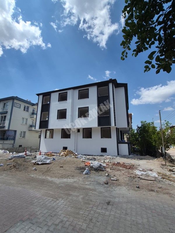 AFYON ÜÇOK EMLAK VEYSEL KARANİ MAH 2+1 108M² SIFIR KÖŞE KONUMLU ANKASTRELİ  SATILIK DAİRE 