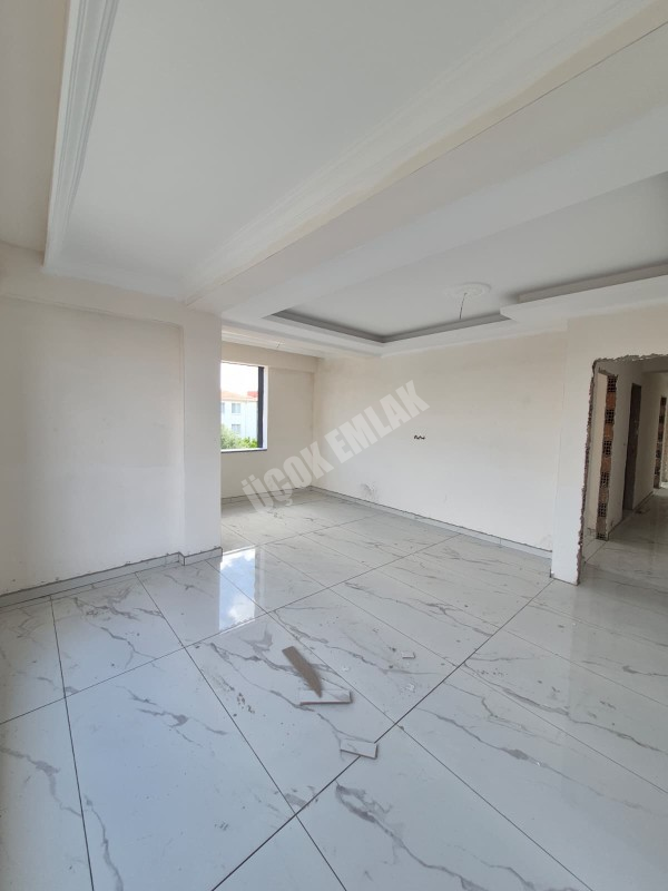 AFYON ÜÇOK EMLAK VEYSEL KARANİ MAH 2+1 108M² SIFIR KÖŞE KONUMLU ANKASTRELİ  SATILIK DAİRE 