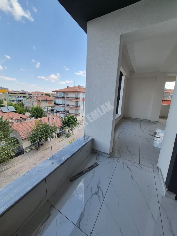 AFYON ÜÇOK EMLAK VEYSEL KARANİ MAH 2+1 108M² SIFIR KÖŞE KONUMLU ANKASTRELİ  SATILIK DAİRE 