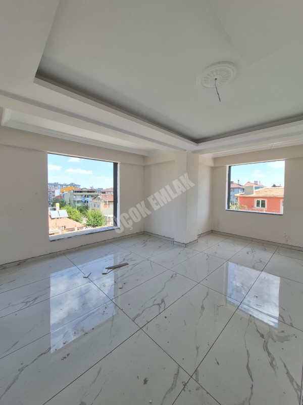 AFYON ÜÇOK EMLAK VEYSEL KARANİ MAH 2+1 108M² SIFIR KÖŞE KONUMLU ANKASTRELİ  SATILIK DAİRE 