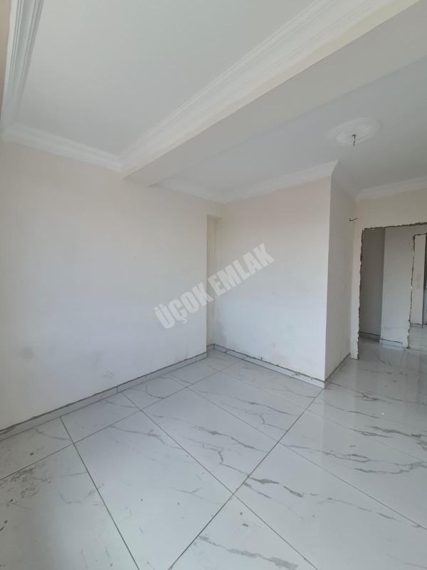 AFYON ÜÇOK EMLAK VEYSEL KARANİ MAH 2+1 108M² SIFIR KÖŞE KONUMLU ANKASTRELİ  SATILIK DAİRE 