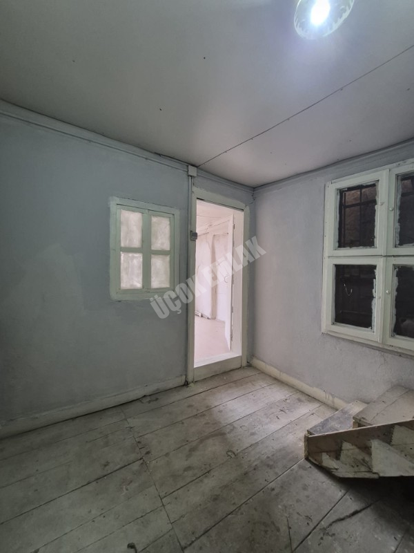 * AFYON ÜÇOK EMLAKTAN BURMALI MAH 2+0 50M² TEMİZ BAKIMLI MÜSTAKİL EV *