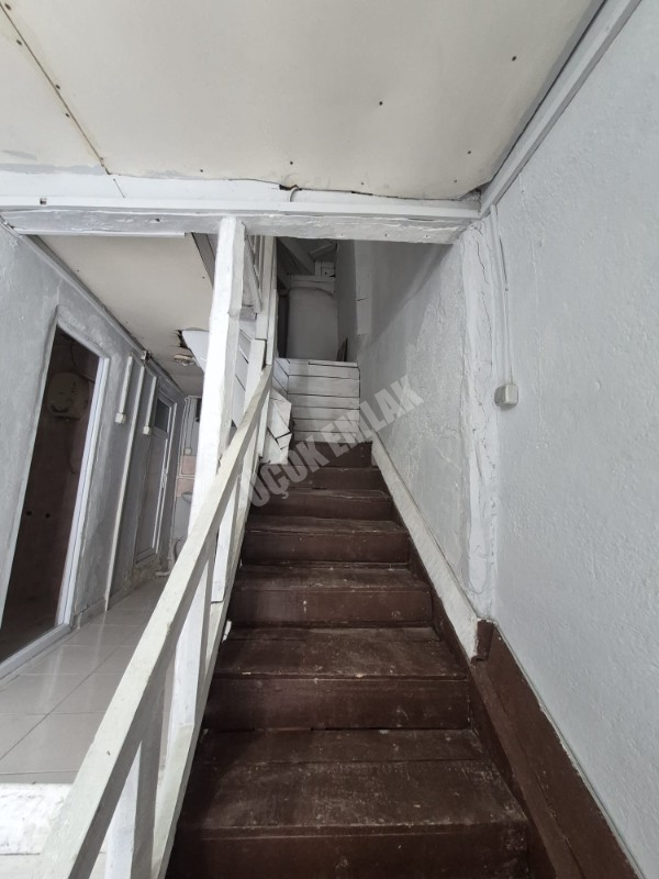 * AFYON ÜÇOK EMLAKTAN BURMALI MAH 2+0 50M² TEMİZ BAKIMLI MÜSTAKİL EV *