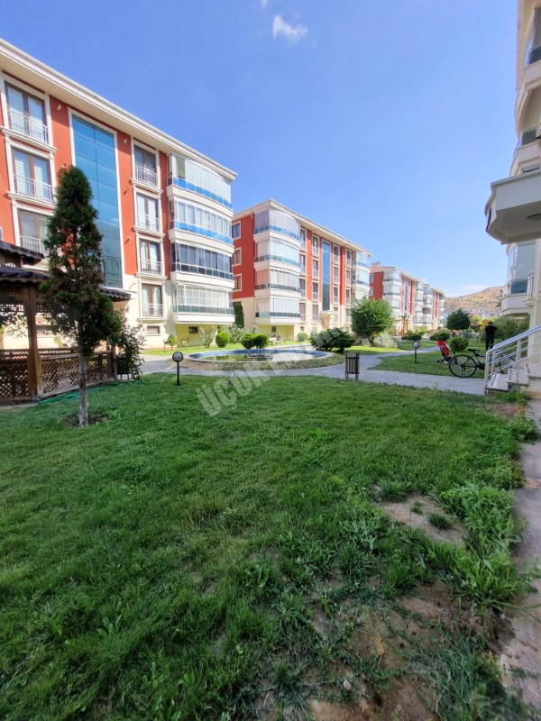 * AFYON ÜÇOK EMLAKTAN UYDUKENT SELÇUKLU MAH 3+1 140M² ASANSÖRLÜ SATILIK DAİRE *