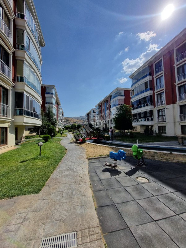 * AFYON ÜÇOK EMLAKTAN UYDUKENT SELÇUKLU MAH 3+1 140M² ASANSÖRLÜ SATILIK DAİRE *