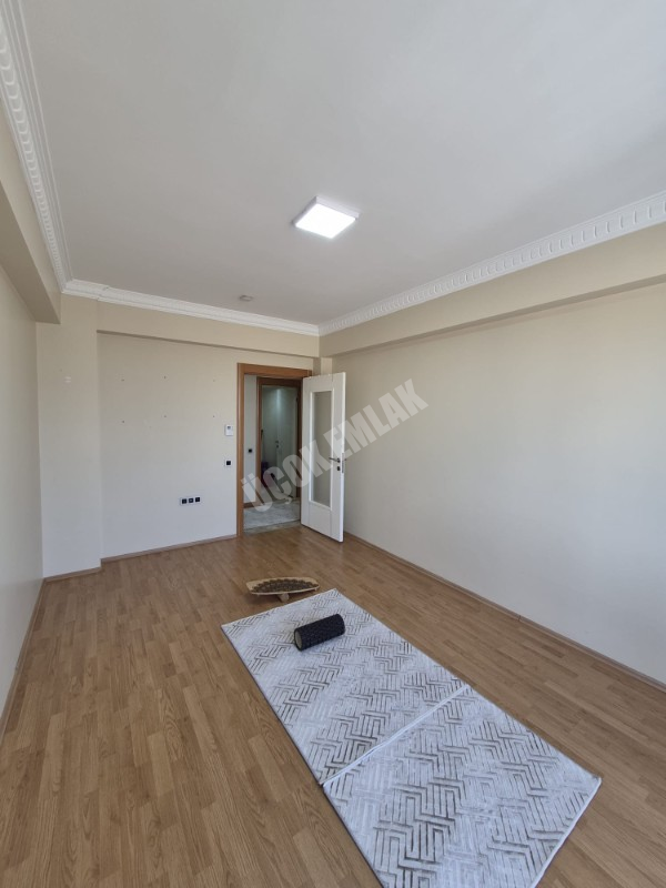 * AFYON ÜÇOK EMLAKTAN UYDUKENT SELÇUKLU MAH 3+1 140M² ASANSÖRLÜ SATILIK DAİRE *