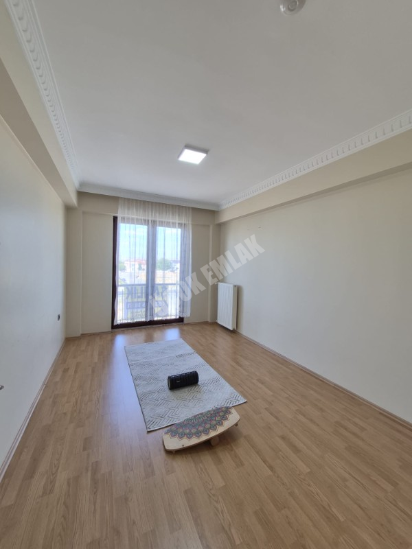 * AFYON ÜÇOK EMLAKTAN UYDUKENT SELÇUKLU MAH 3+1 140M² ASANSÖRLÜ SATILIK DAİRE *