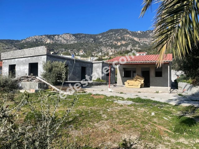 Girne Kozanköy'de Satılık 3+1 Bitmeye Yakın Müstakil Ev