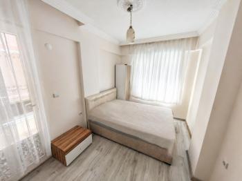 Didim Hisar Mahallesi’nde Eşyalı Satılık 1+1 Ara Kat Daire