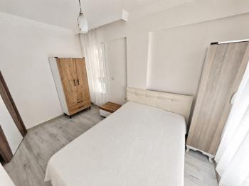 Didim Hisar Mahallesi’nde Eşyalı Satılık 1+1 Ara Kat Daire