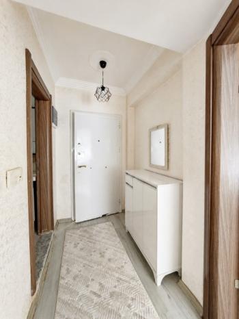 Didim Hisar Mahallesi’nde Eşyalı Satılık 1+1 Ara Kat Daire