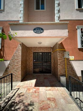 * AFYON ÜÇOK EMLAKTAN MAREŞAL FEVZİ ÇAKMAK MAH 3+1 117M² ARA KAT SATILIK DAİRE *