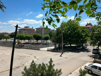 * AFYON ÜÇOK EMLAKTAN MAREŞAL FEVZİ ÇAKMAK MAH 3+1 117M² ARA KAT SATILIK DAİRE *