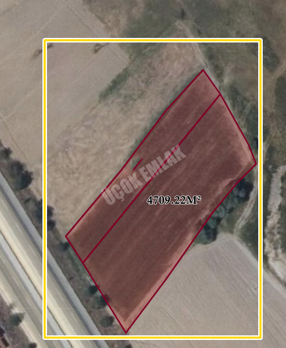 AFYON ÜÇOK EMLAKTAN GÖZSÜZLÜ HAMAM OVASI MEVKİNDE 4709M² SATILIK MÜFREZ TARLA 