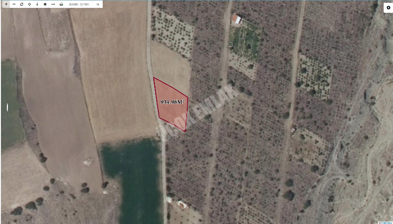 * AFYON ÜÇOK EMLAKTAN DEĞİRMENDERE SELLİK MEVKİNDE 1283.42M²SATILIK TARLA *