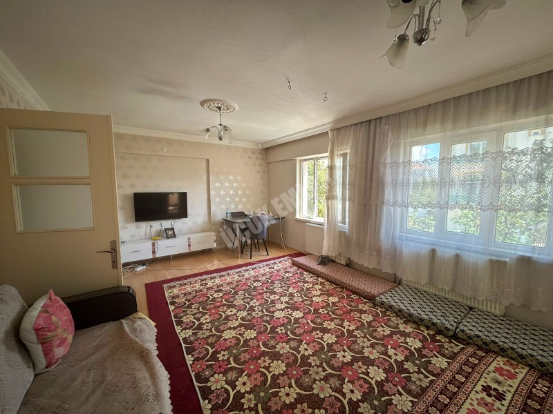 * AFYON ÜÇOK EMLAKTAN MAREŞAL FEVZİ ÇAKMAK MAH 3+1 117M² ARA KAT SATILIK DAİRE *