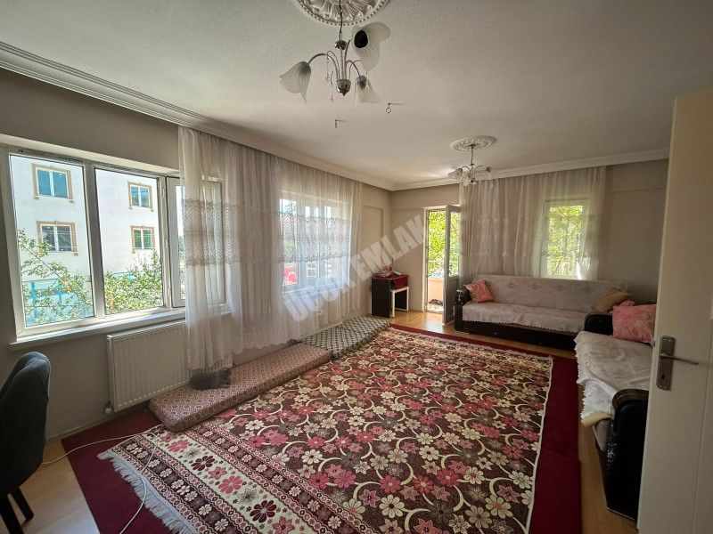 * AFYON ÜÇOK EMLAKTAN MAREŞAL FEVZİ ÇAKMAK MAH 3+1 117M² ARA KAT SATILIK DAİRE *