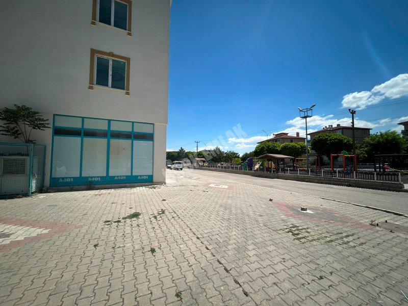 * AFYON ÜÇOK EMLAKTAN MAREŞAL FEVZİ ÇAKMAK MAH 3+1 117M² ARA KAT SATILIK DAİRE *