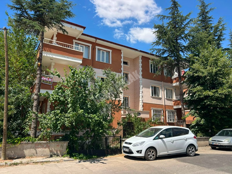* AFYON ÜÇOK EMLAKTAN MAREŞAL FEVZİ ÇAKMAK MAH 3+1 117M² ARA KAT SATILIK DAİRE *