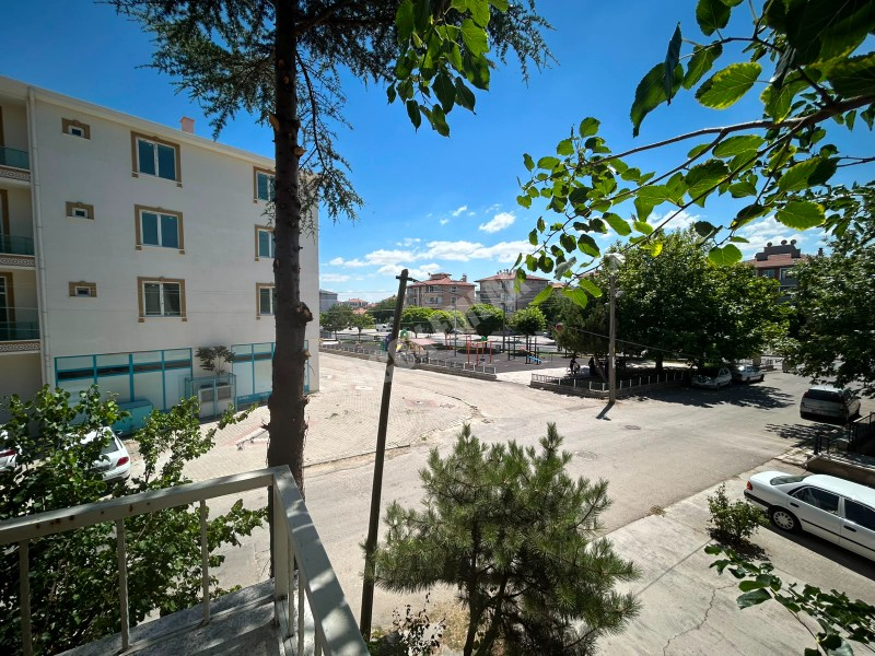 * AFYON ÜÇOK EMLAKTAN MAREŞAL FEVZİ ÇAKMAK MAH 3+1 117M² ARA KAT SATILIK DAİRE *
