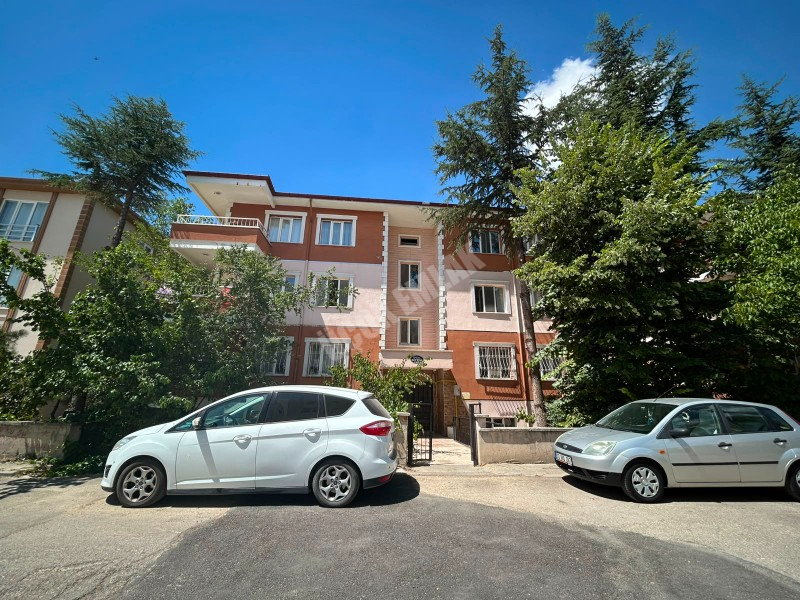 * AFYON ÜÇOK EMLAKTAN MAREŞAL FEVZİ ÇAKMAK MAH 3+1 117M² ARA KAT SATILIK DAİRE *