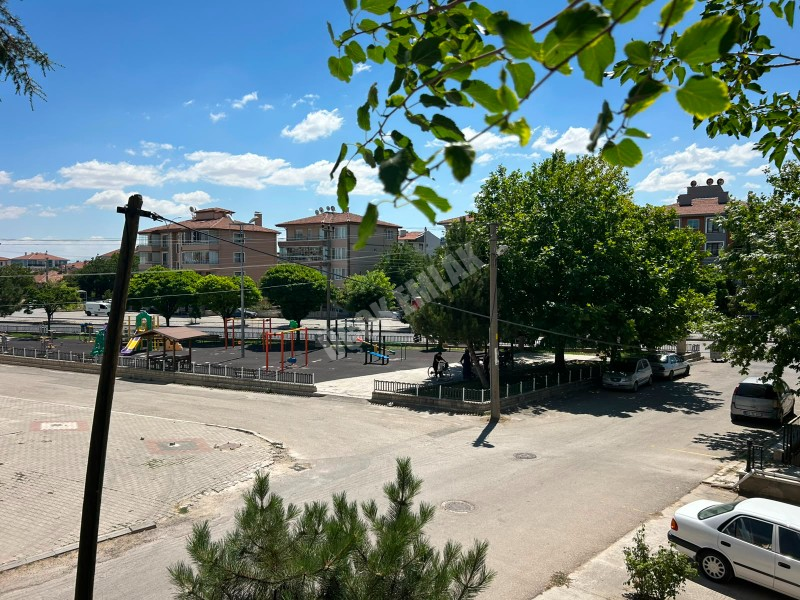 * AFYON ÜÇOK EMLAKTAN MAREŞAL FEVZİ ÇAKMAK MAH 3+1 117M² ARA KAT SATILIK DAİRE *